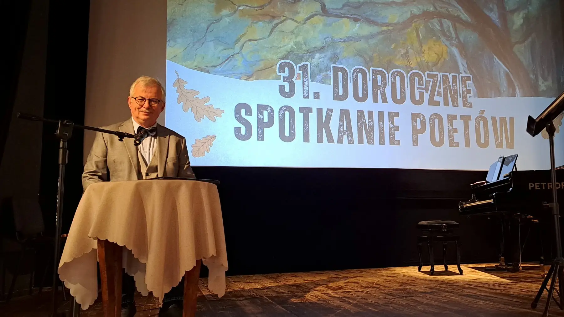 Bogdan Dmowski: Na Walentynki najlepsza jest Poezja!